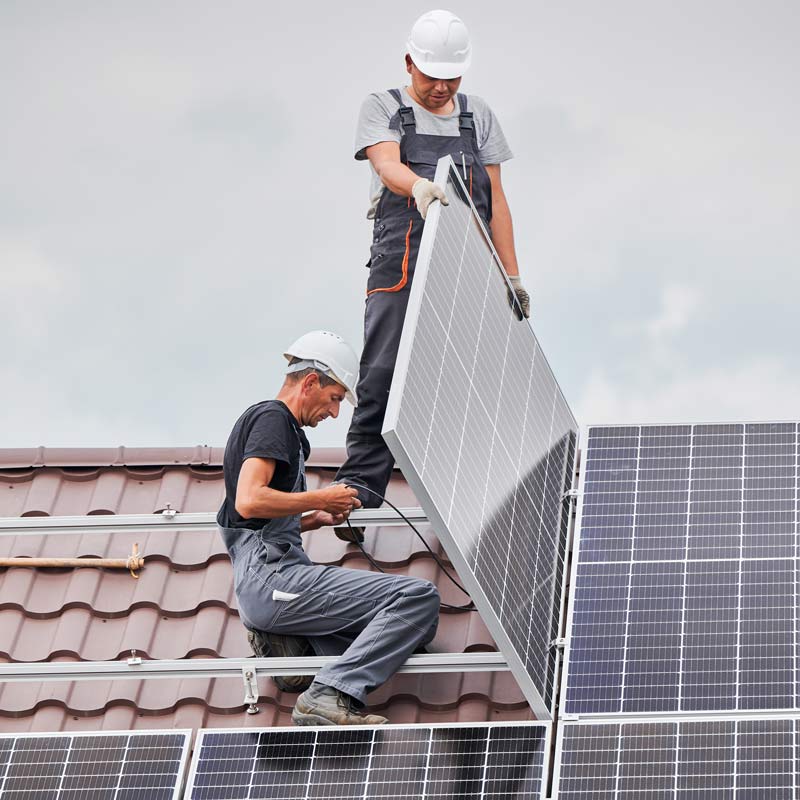 thierry moy entreprise locale familiale panneaux photovoltaiques installation toit